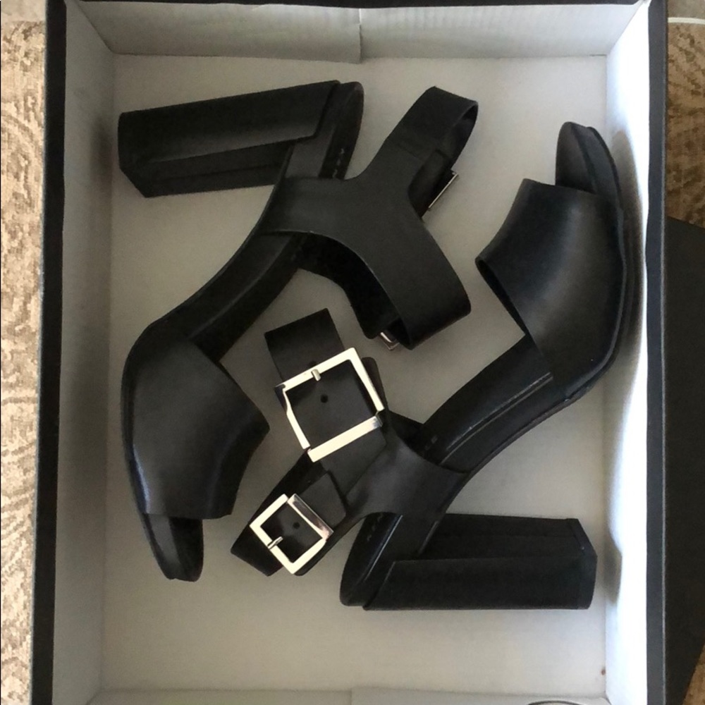 Kenneth Cole black shoes size 6.5. New in box